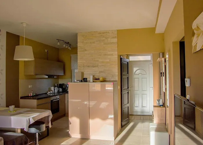 Panorama Apartman דירה *